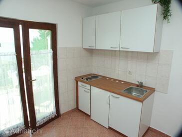 Apartmanok parkolóhellyel Rastici, Ciovo - 8646