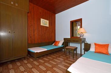 Apartments by the sea Arbanija, Čiovo - 8651