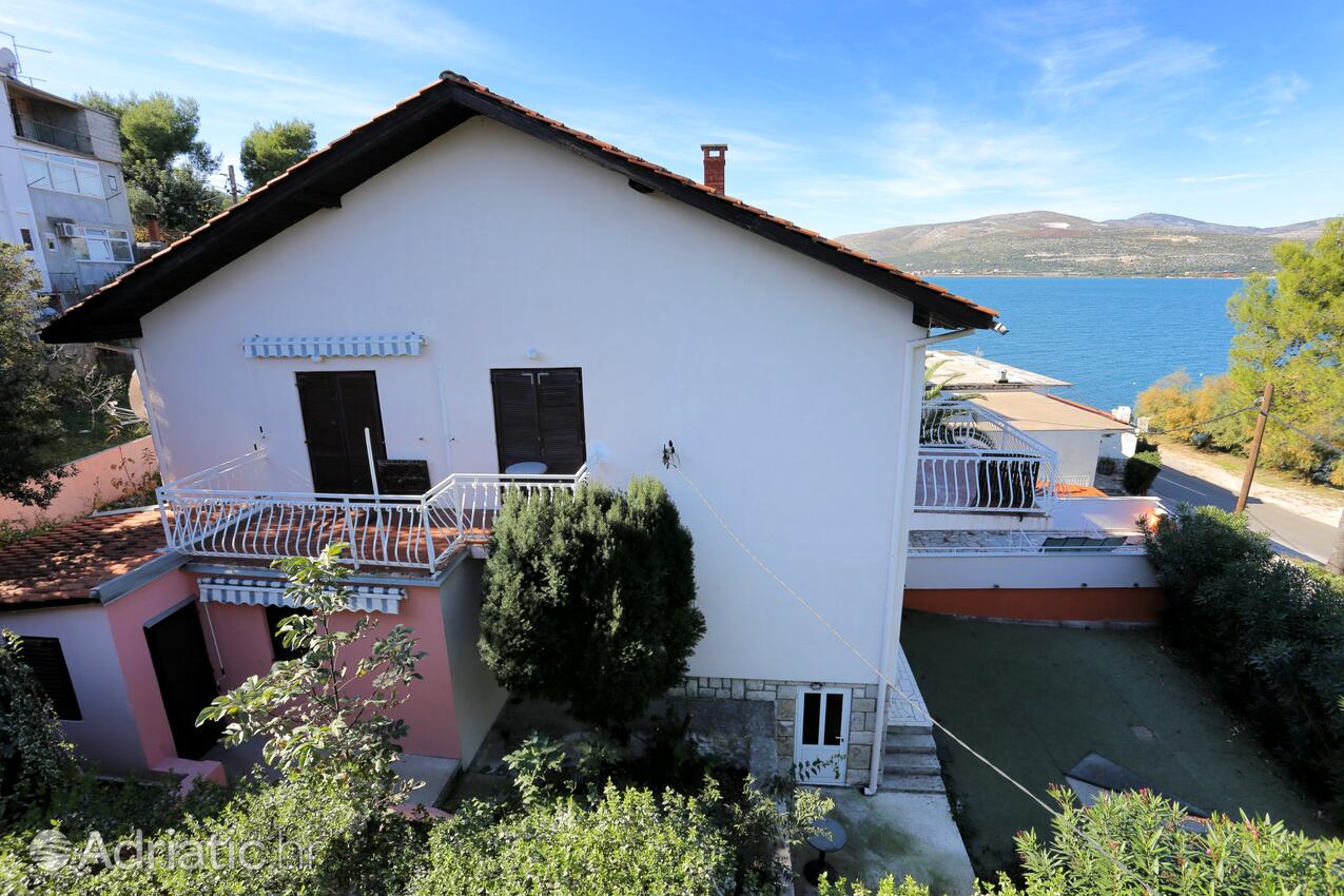 Apartments by the sea Arbanija, Čiovo - 8651