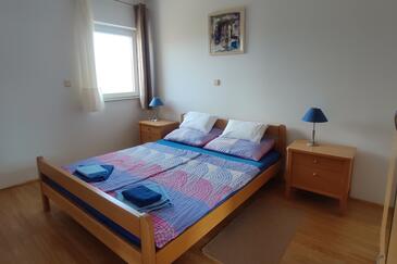 Apartments with parking space Vinišće, Trogir - 8660