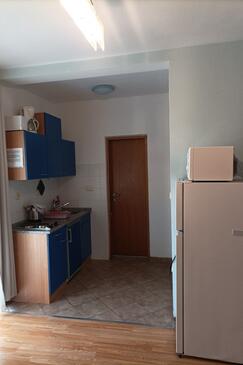 Apartments with parking space Vinišće, Trogir - 8660