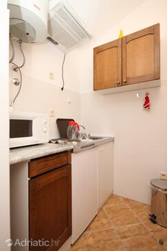 Apartamentos con parking Vinisce, Trogir - 8660