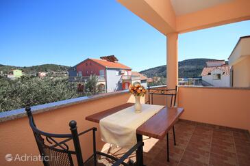 Apartamentos con parking Vinisce, Trogir - 8660