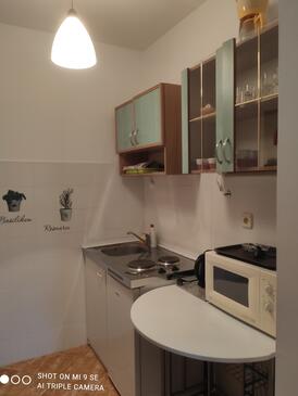 Apartamentos con parking Vinisce, Trogir - 8660