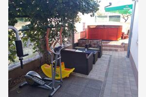 Leiligheter med parkering Vinisce, Trogir - 8660