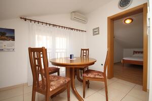 Jednoizbový apartmán Okrug Donji Jednoizbový apartmán Okrug Donji, Čiovo (A-8664-d)