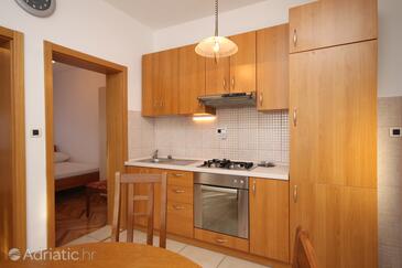 Lejligheder ved havet med pool Okrug Donji, Ciovo - 8664