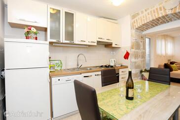 Apartments by the sea Kaštel Kambelovac, Kaštela - 8679