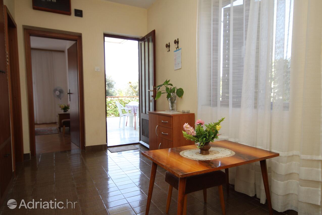 A-8686-b - Private accommodation - Apartments with a parking space Stari Grad, Hvar