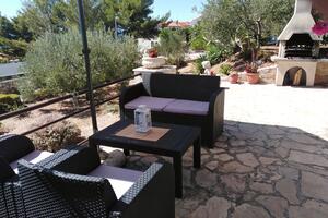 2-Zimmer-Ferienwohnung Zavala 2-Zimmer-Ferienwohnung Zavala, Hvar (A-8706-a)