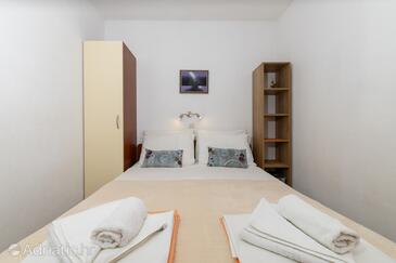 Apartments with parking space Zavala, Hvar - 8710