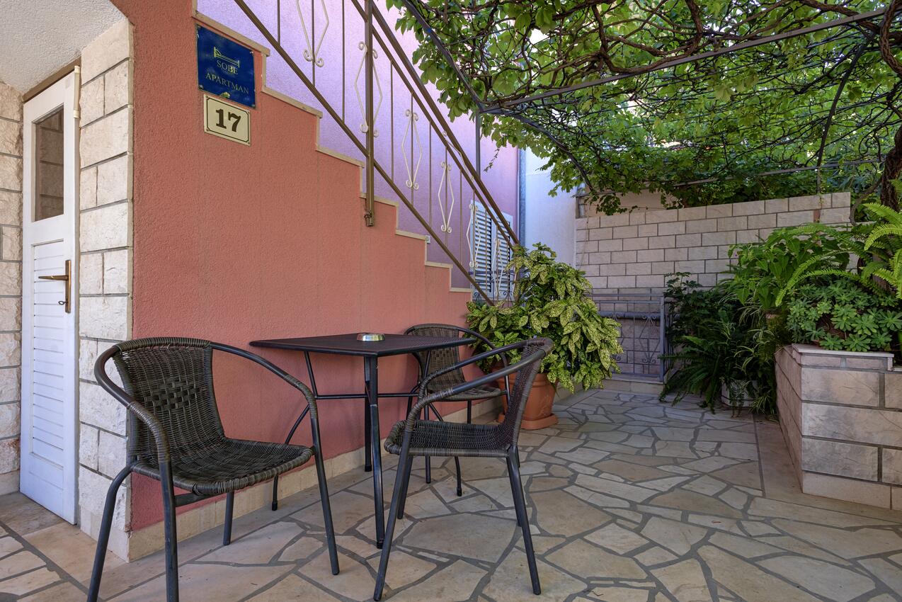 Courtyard - Apartments with a parking space Stari Grad, Hvar