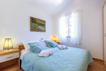 Apartments by the sea Jelsa, Hvar - 8729