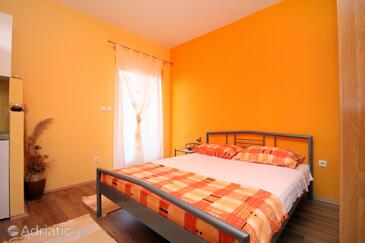 Apartmani s parkingom Vrisnik, Hvar - 8733