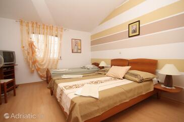 Apartments and rooms with parking space Ivan Dolac, Hvar - 8734