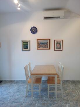 Apartments with WiFi Bol, Brač - 8736