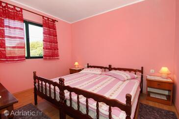 Ferienwohnungen am Meer Zavala, Hvar - 8745