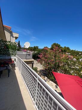 Apartments by the sea Jelsa, Hvar - 8747