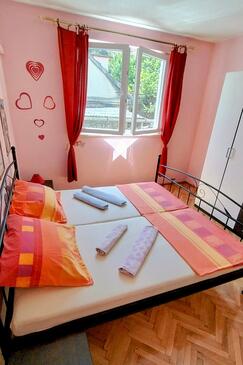 Apartments by the sea Jelsa, Hvar - 8747