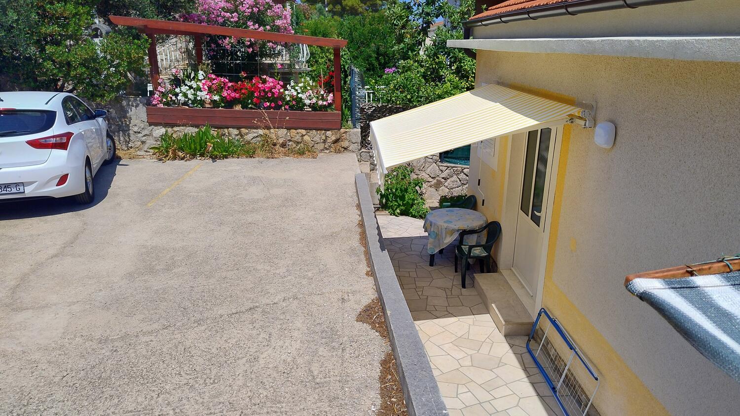 Apartments by the sea Jelsa, Hvar - 8747