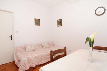 Apartamentos com varanda Jelsa, Dalmácia Central
