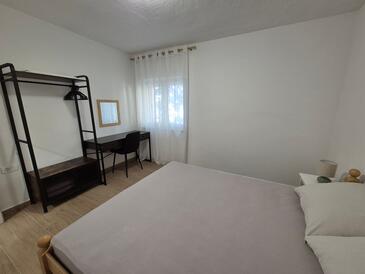 Apartments by the sea Zavala, Hvar - 8774