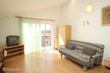 Apartments and rooms with parking space Hvar - 8787