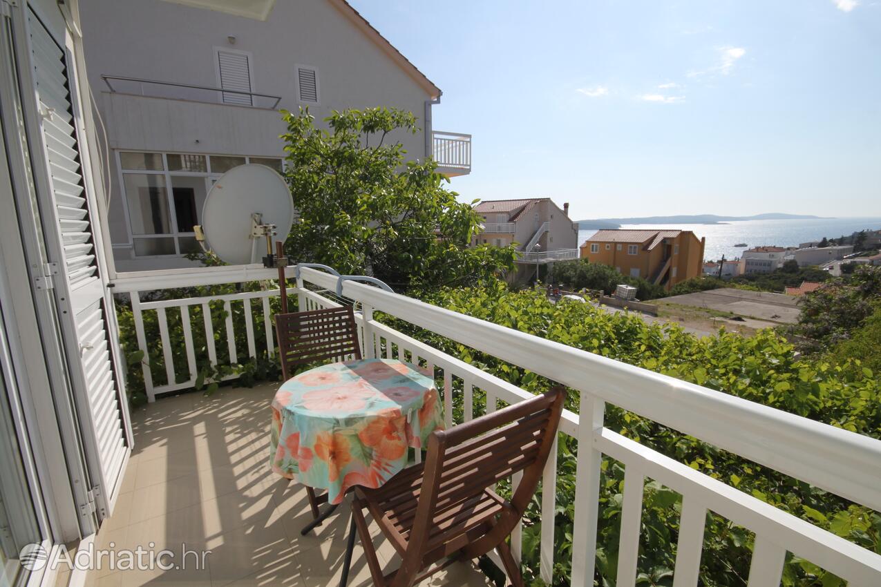 Apartments and rooms with parking space Hvar - 8787