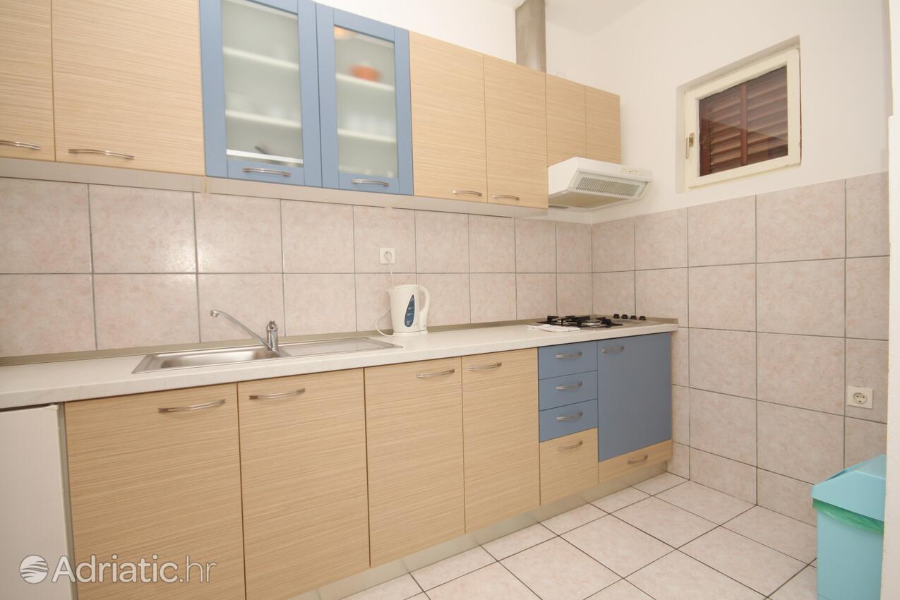 Apartments and rooms with parking space Hvar - 8787