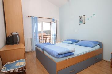Apartamentos y habitaciones con parking Hvar - 8787