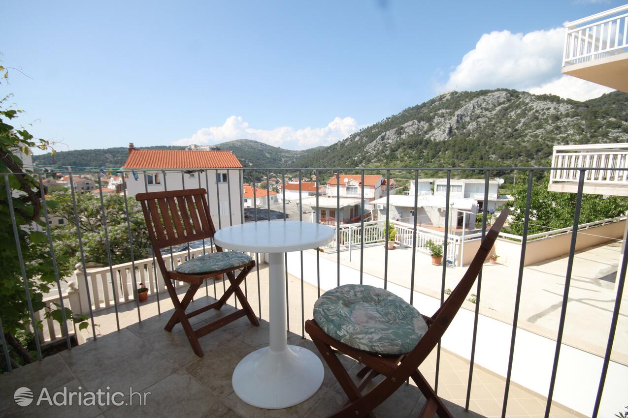 Apartments and rooms with parking space Hvar - 8787