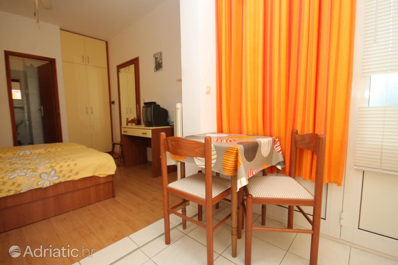 Apartments and rooms with parking space Hvar - 8787