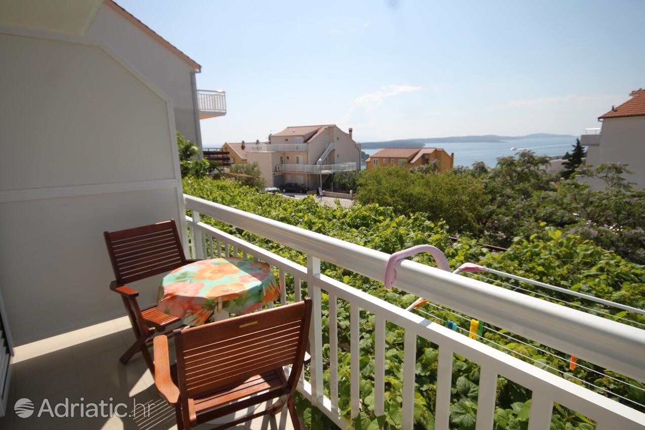 Apartments and rooms with parking space Hvar - 8787