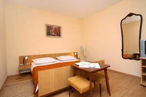 Zimmer Jelsa Zimmer Jelsa, Hvar (S-8798-a)