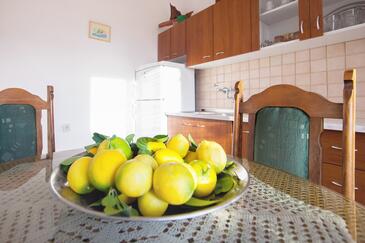 Apartments and rooms with parking space Komiža, Vis - 8844