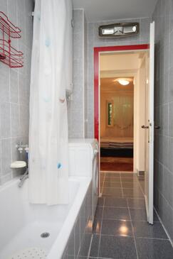 Apartment with balcony Vis, Central Dalmatia