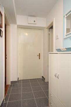 Apartment with balcony Vis, Central Dalmatia