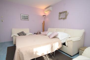 Apartment with balcony Vis, Central Dalmatia