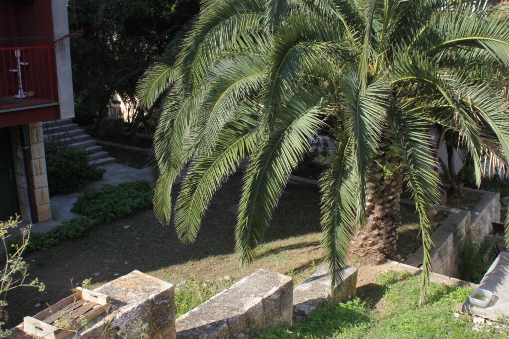 Apartment with balcony Vis, Central Dalmatia