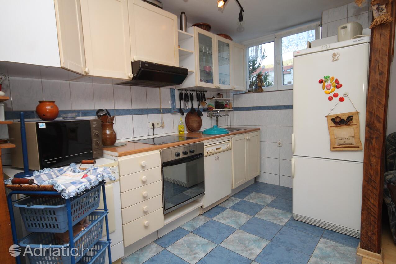 Appartamenti accanto al mare Comisa - Komiža, Lissa - Vis - 8860