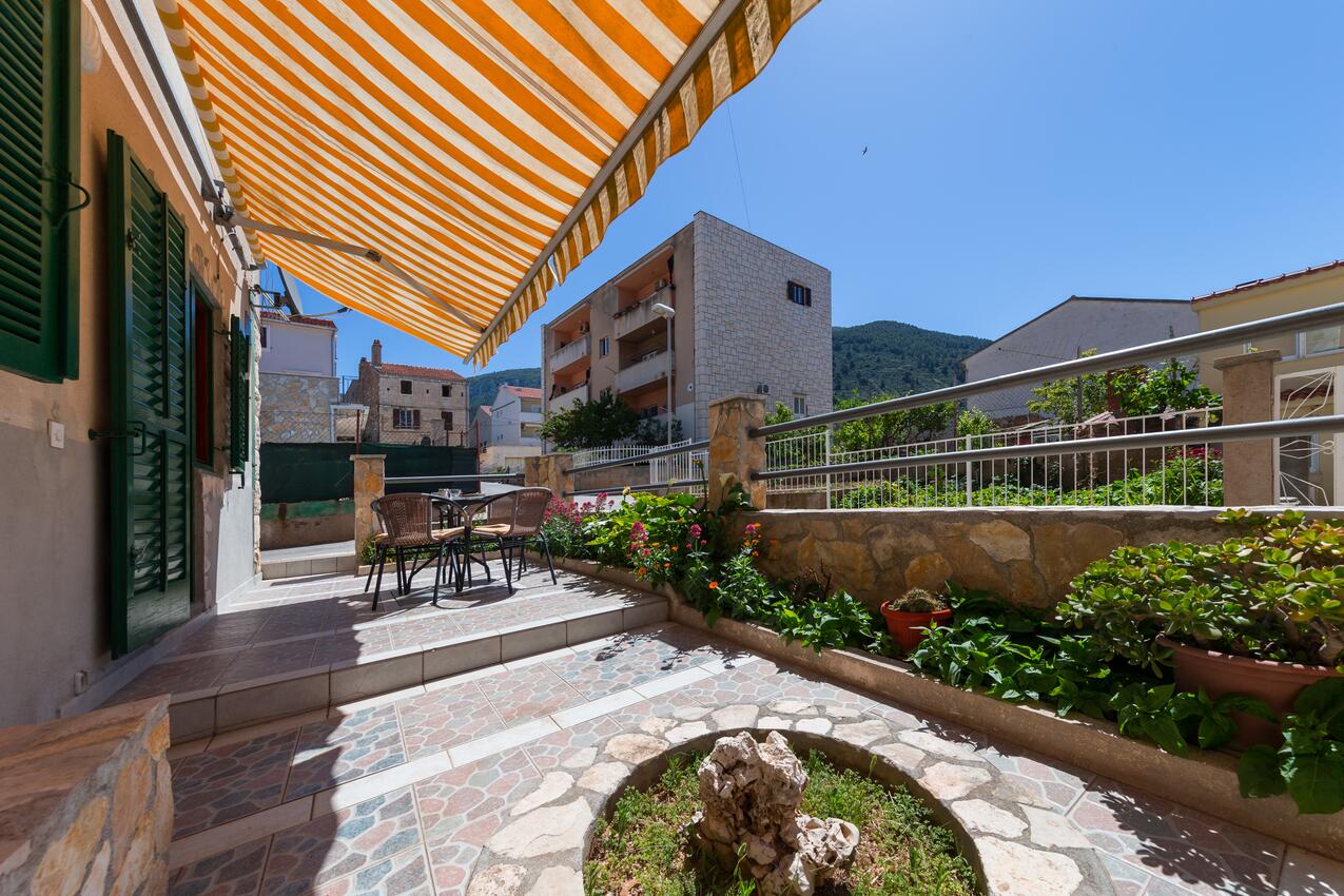 Appartamenti accanto al mare Comisa - Komiža, Lissa - Vis - 8860