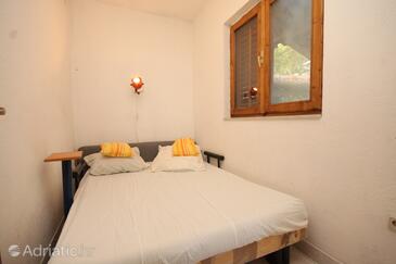 Apartments with parking space Rukavac, Vis - 8864