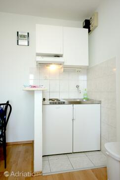 Apartmány s parkovištěm Vis - 8869