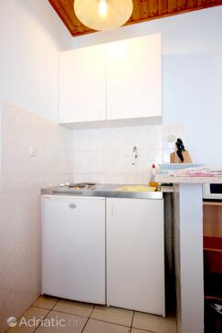 Apartments with parking space Vis - 8869