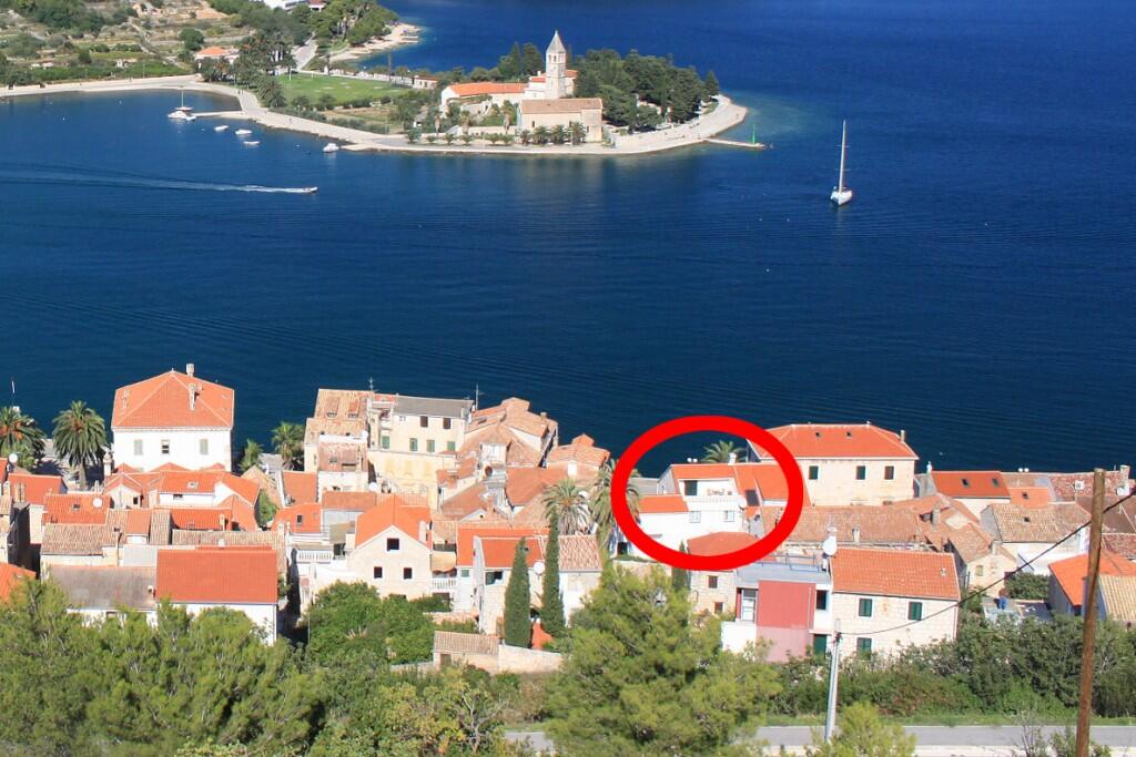Apartment with balcony Vis, Central Dalmatia