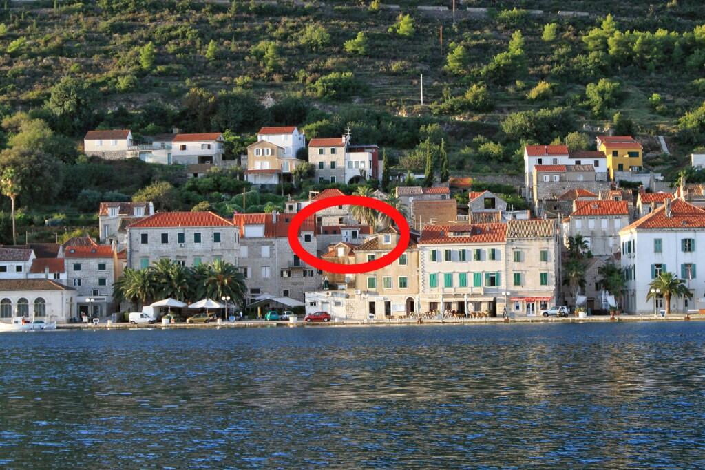 Apartment with balcony Vis, Central Dalmatia