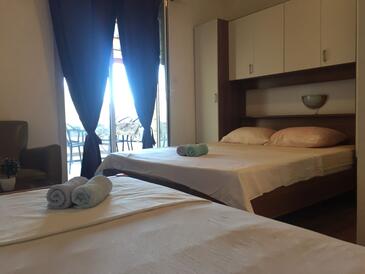 Apartments by the sea Cove Mala Pogorila, Hvar - 8952