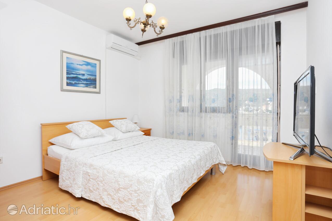 Appartamenti accanto al mare Marina, Traù - Trogir - 9035