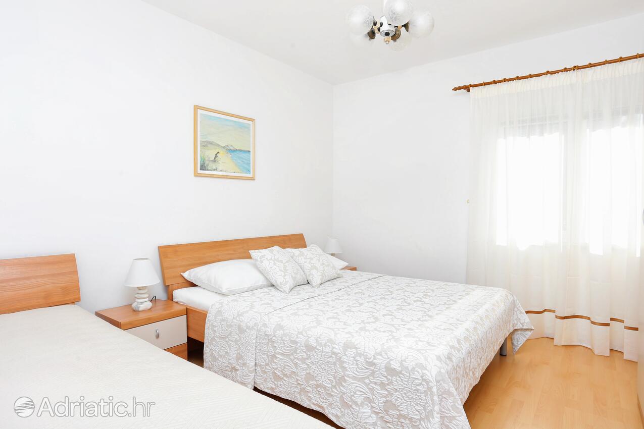 Apartmani uz more Marina, Trogir - 9035