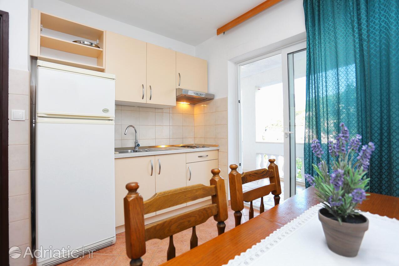 Apartmani uz more Marina, Trogir - 9035